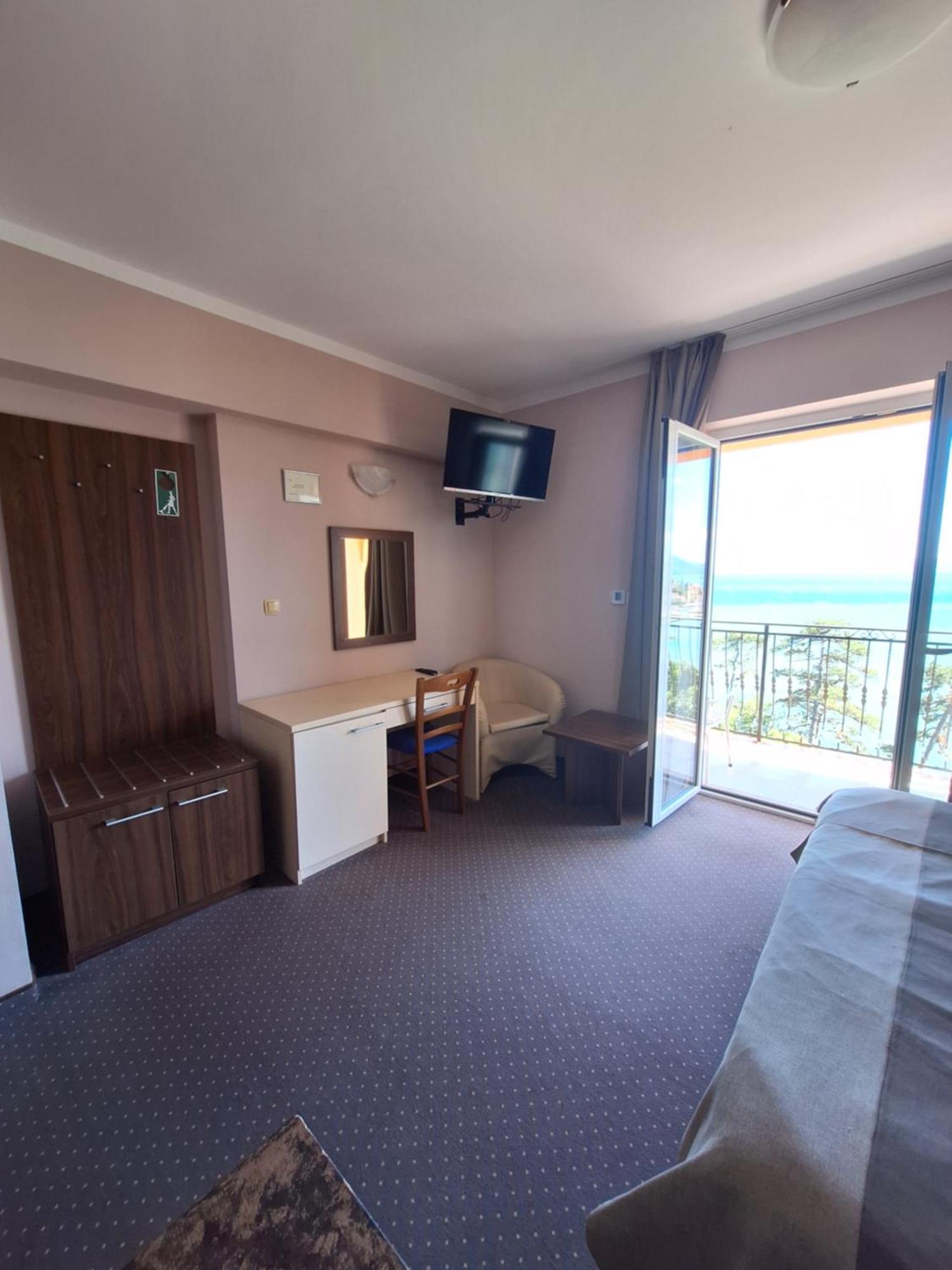 Villa Volosko With Private Parking And Breakfast,Seaview Exterior foto